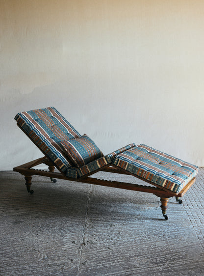 Vol. 103 Antique Folding Daybed