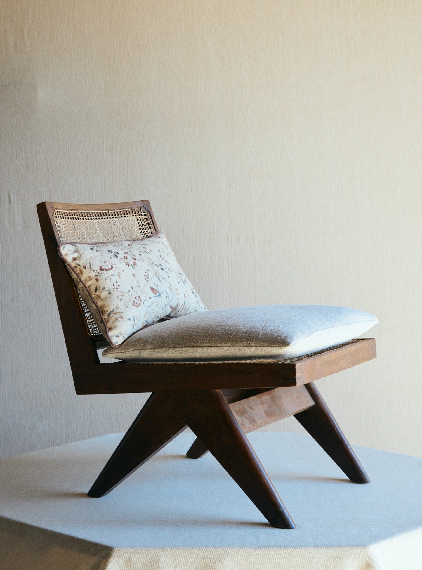 Vol. 106 Pierre Jeanneret Easy Chair