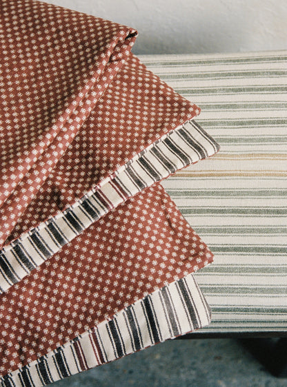 Vol. 213 BED THROW I